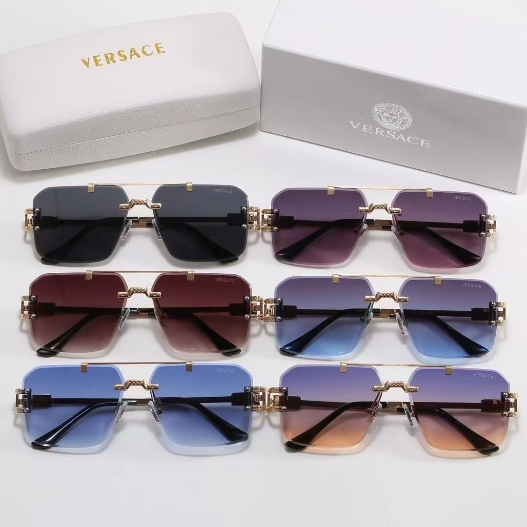 Versace Fashionable Sunglasses