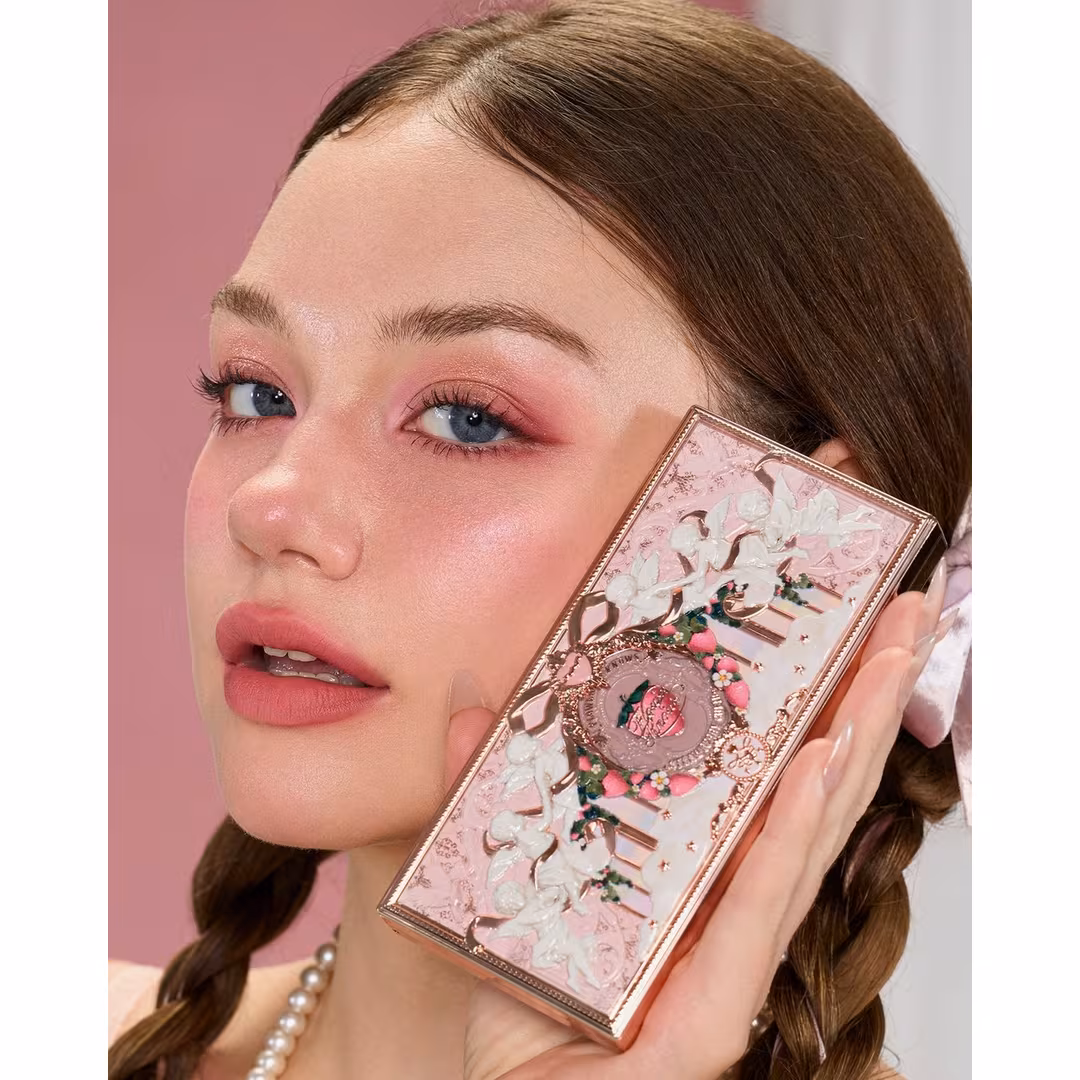 Flower Knows  Strawberry Cupid Collection Make-up Palette