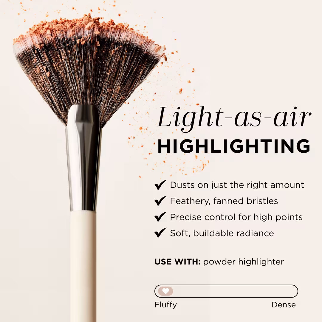 HALEYS Beauty  Highlighting Fan Brush