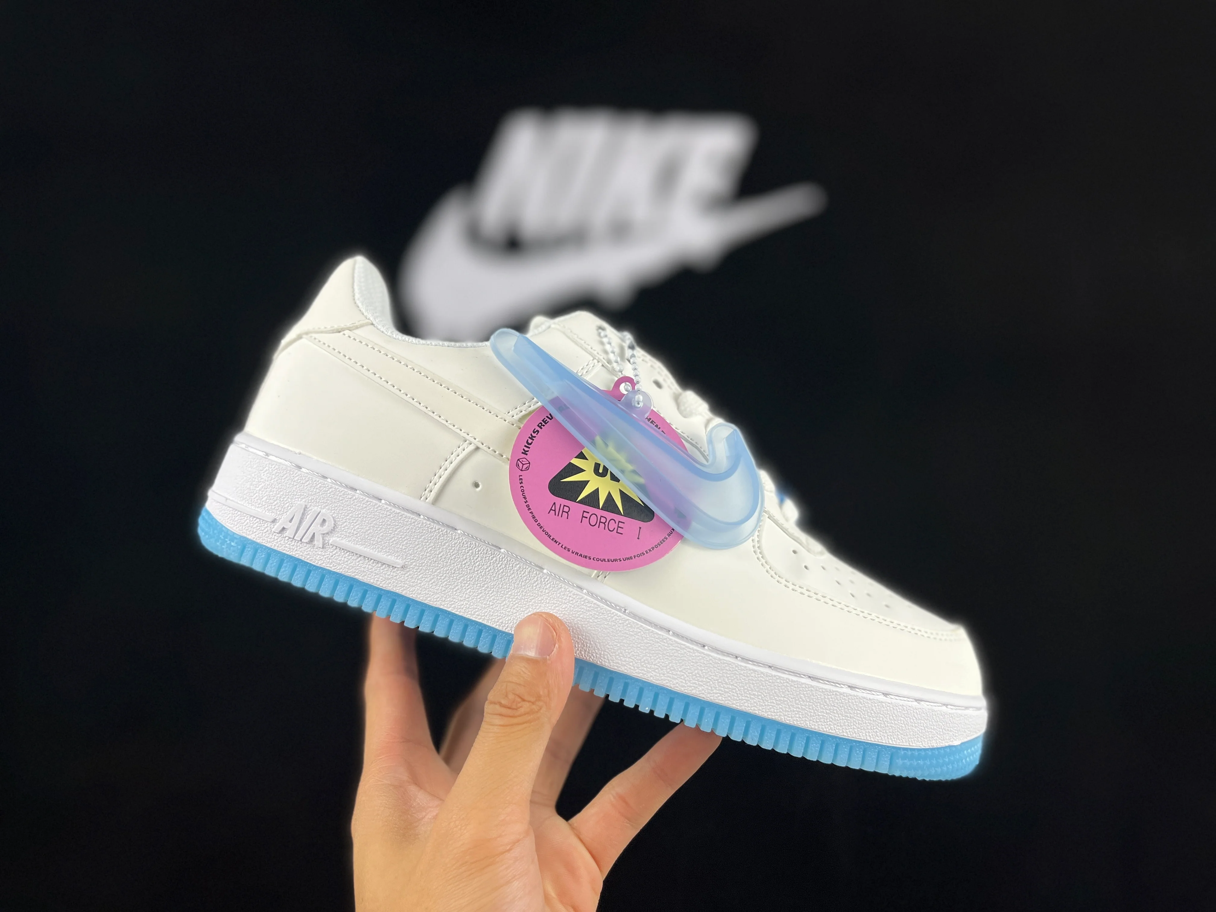 NIKE AIR FORCE 1 