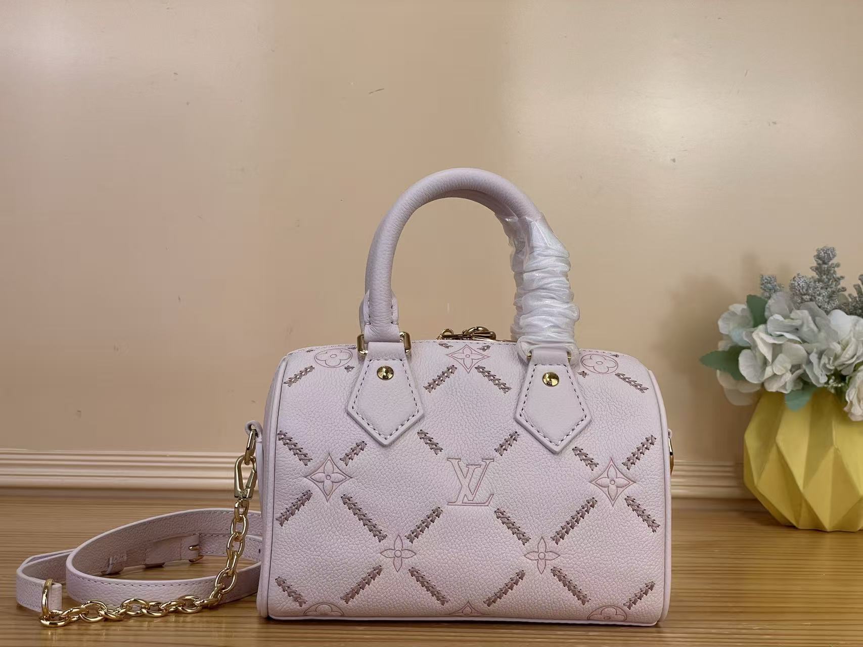 LV new pink embroidered Speedy Bandouli �� re 20 handbag