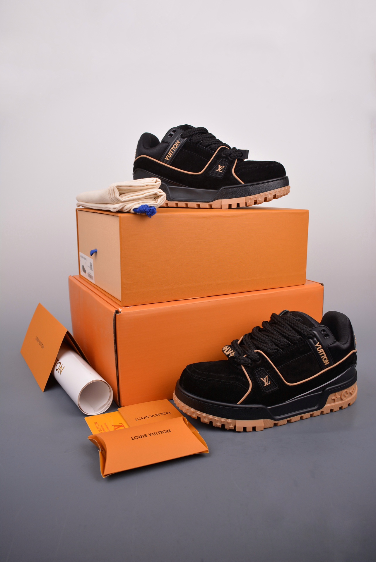 Louis Vuitton Trainer Maxi Sneakers black brown