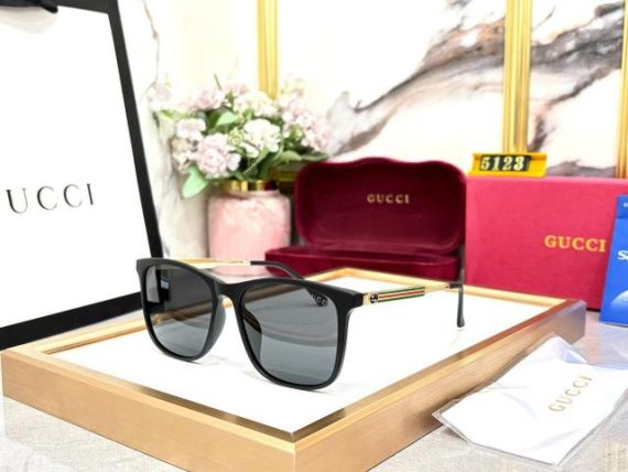 Gucci sunglasses 43