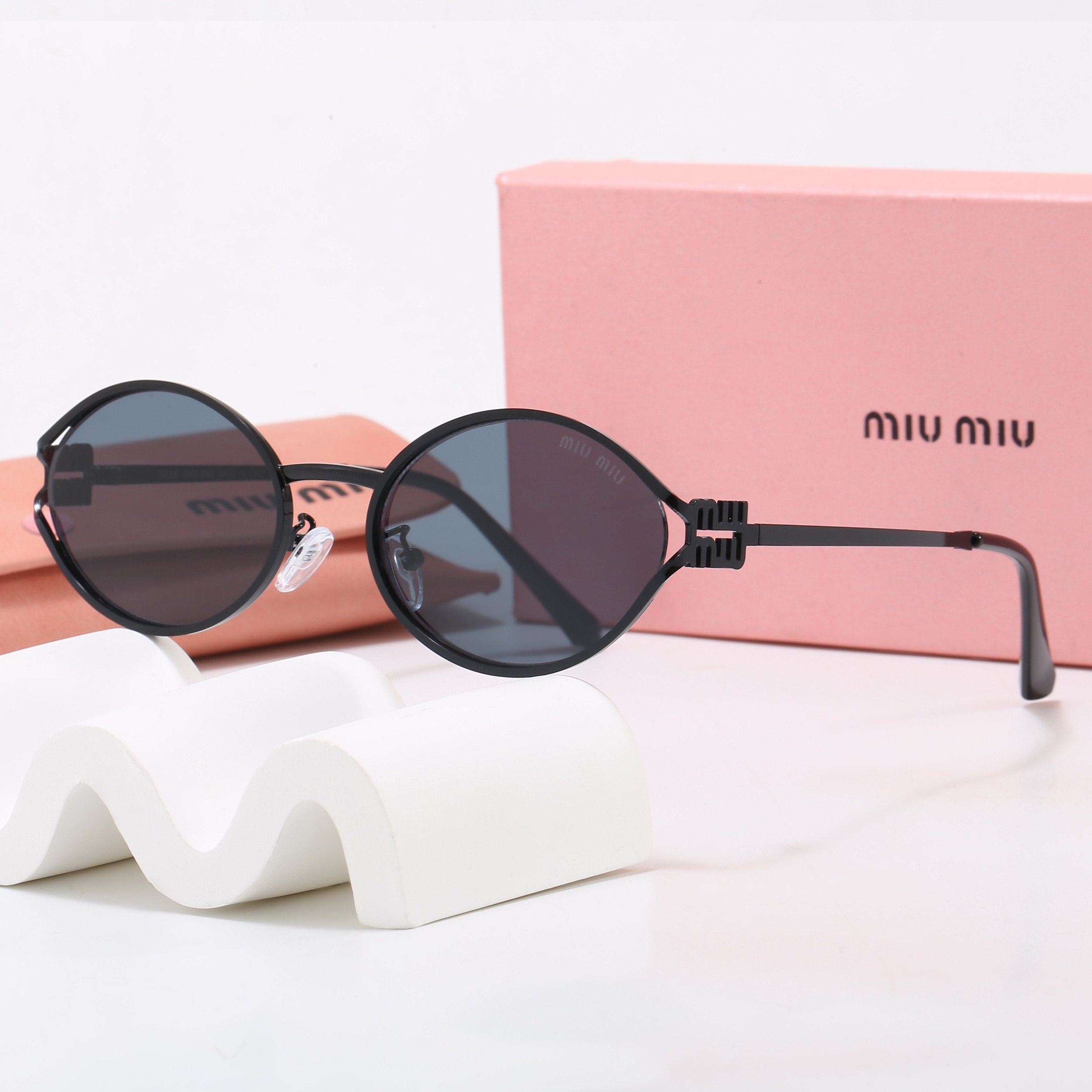 Miu Miu Fashionable Sunglasses