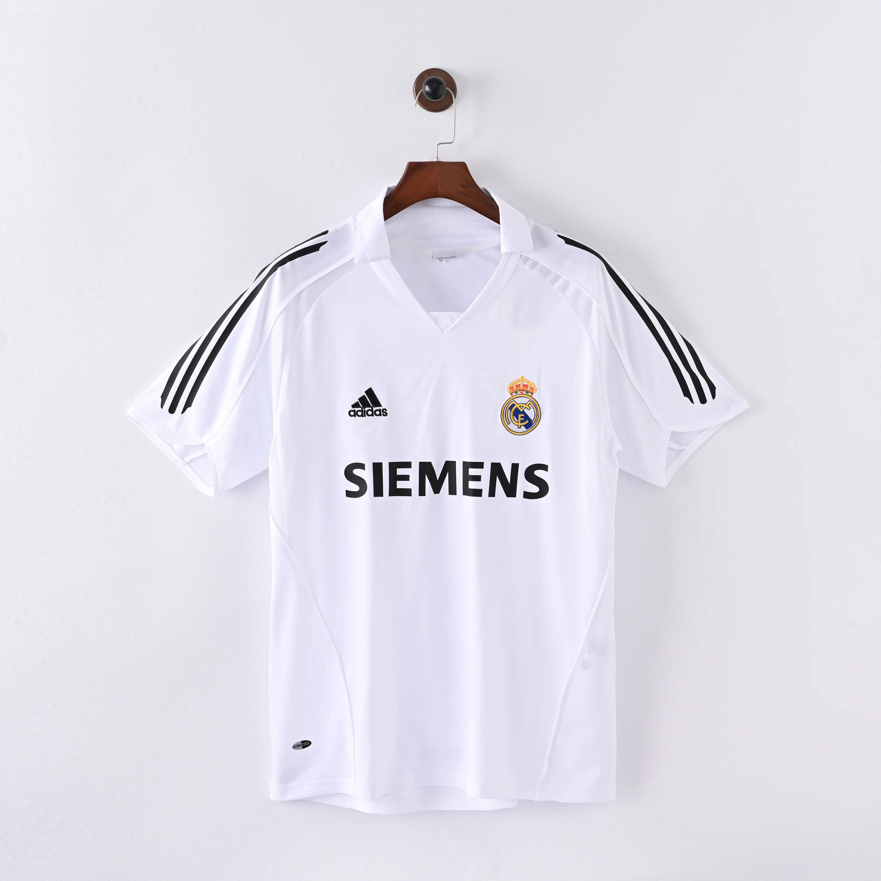 Real Madrid Retro Vintage Home Jersey Men 2005-2006