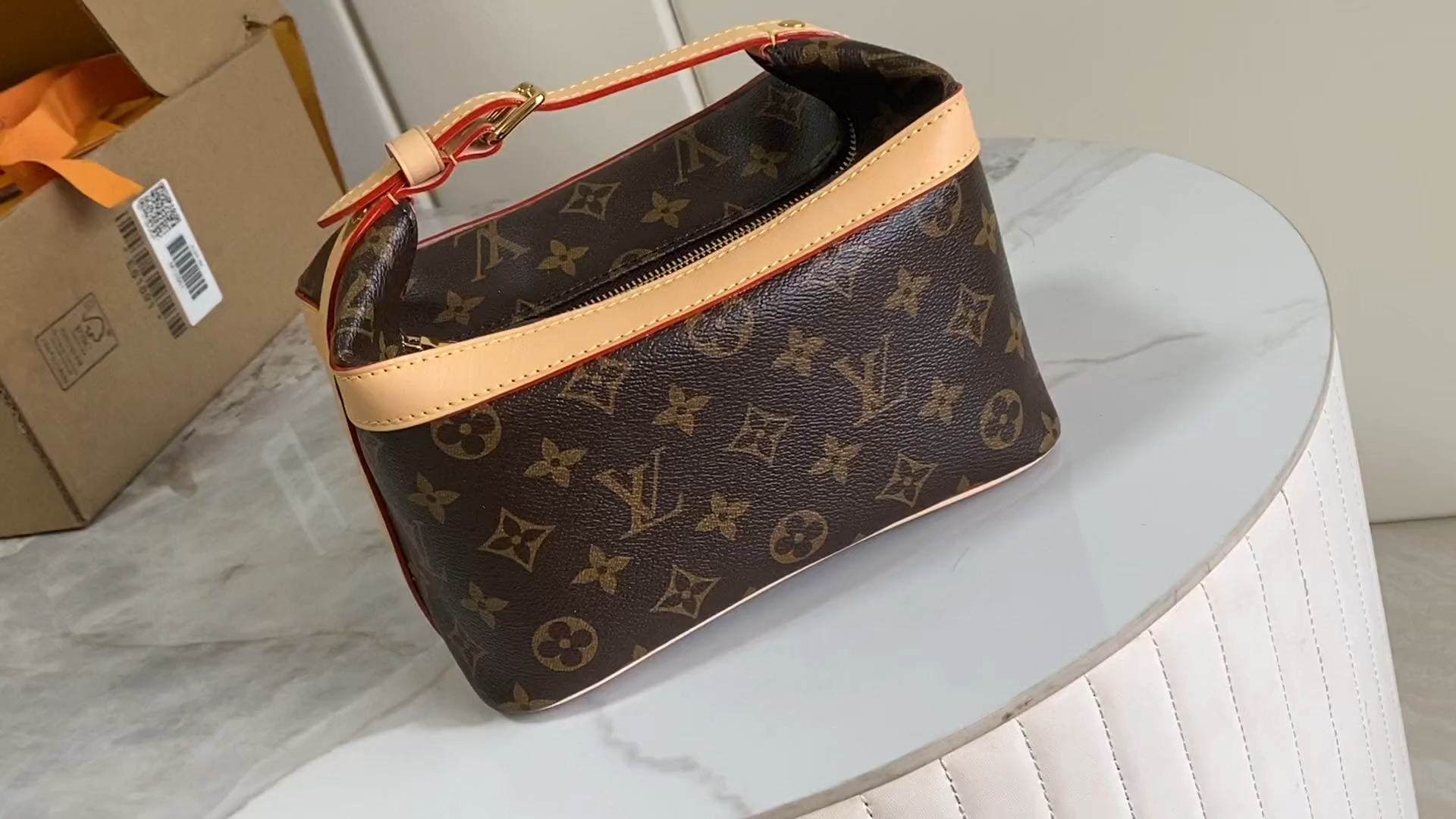 LV Cruiser Toiletry Bag
