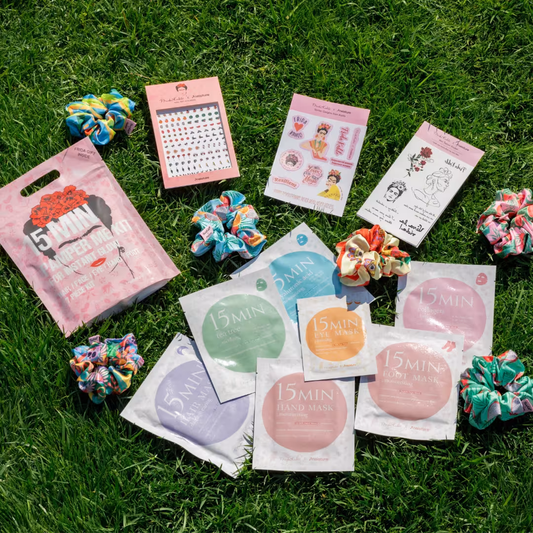 Naisture  Frida Kahlo x 15 MIN Pamper Me Kit