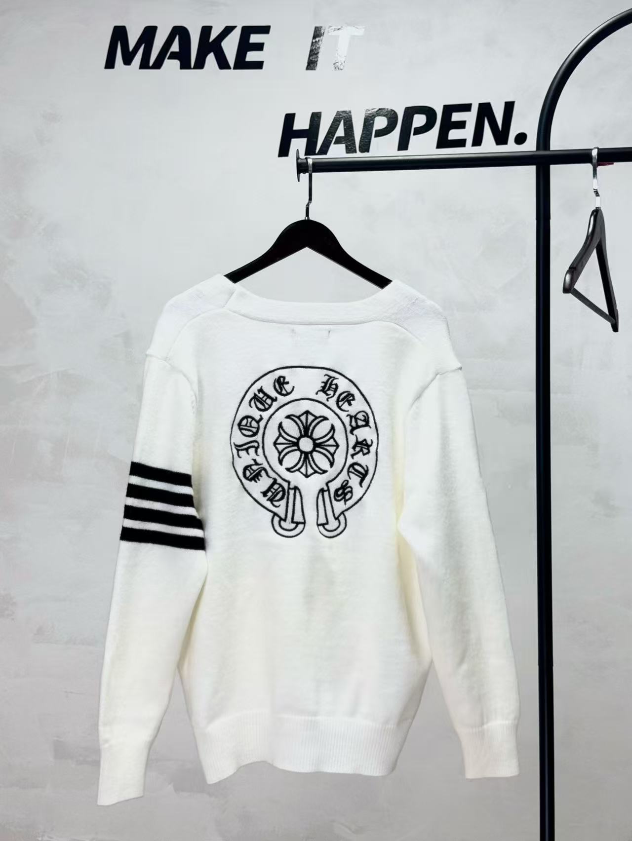 1:1 new white button sweater