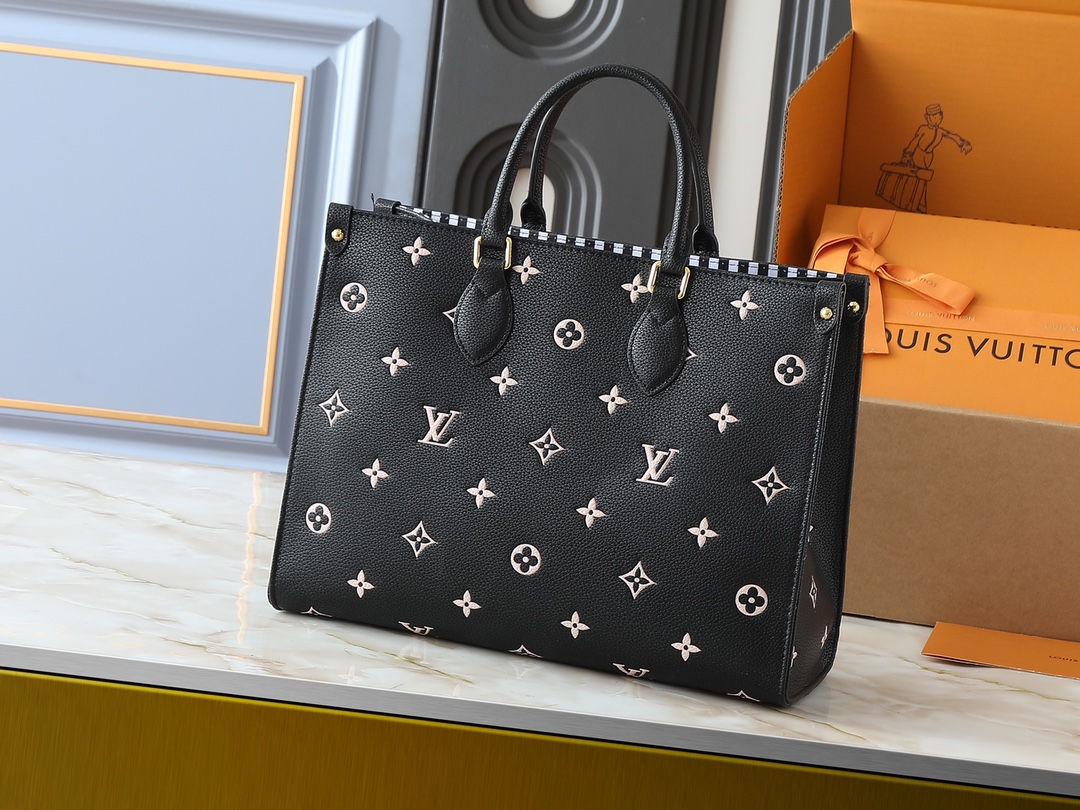 LV ONTHEGO Medium Handbag