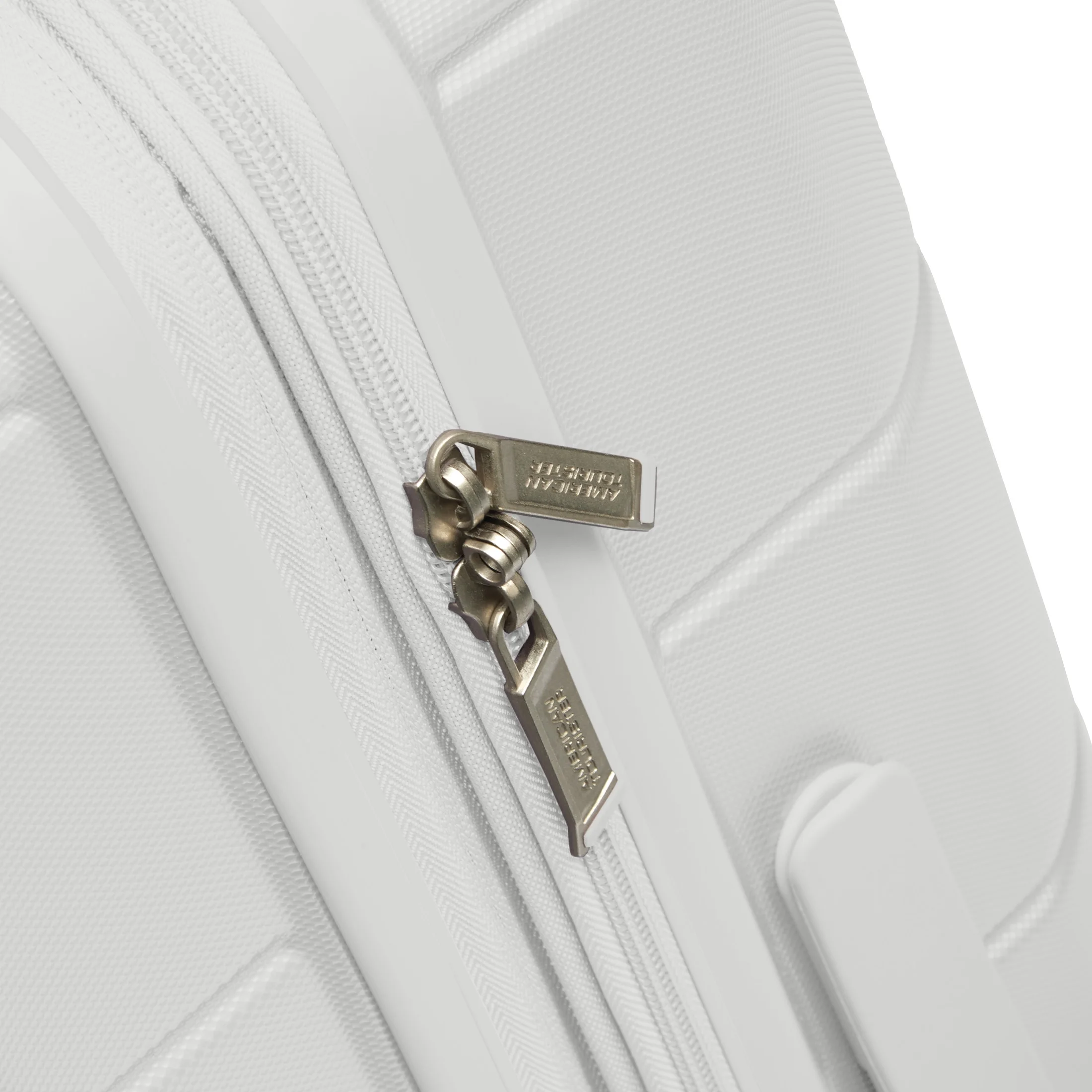 American Tourister Stratum 2.0 24-inch Hardside Checked Luggage with Spinner Wheels - White