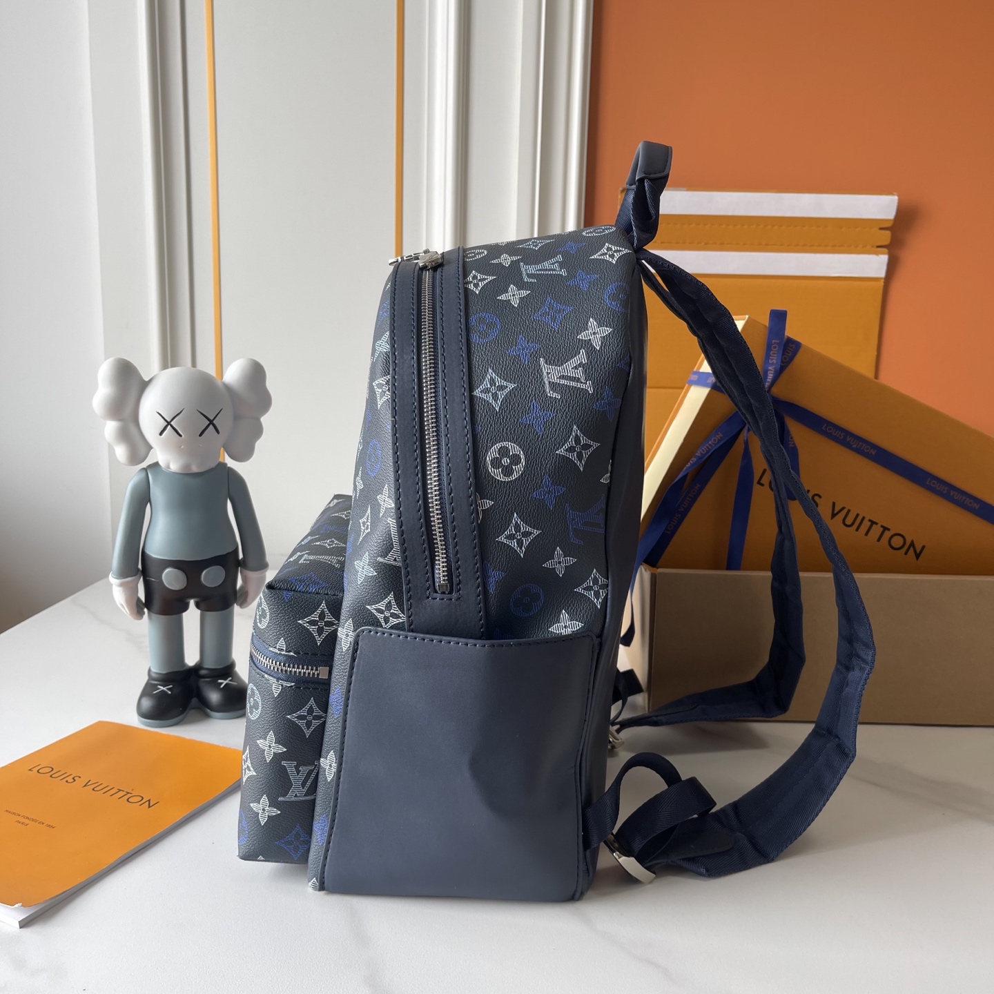 Progressive presbyopia double zipper backpack