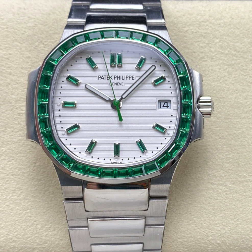 PATEK Nautilus 35.2mm Silver Green Diamond