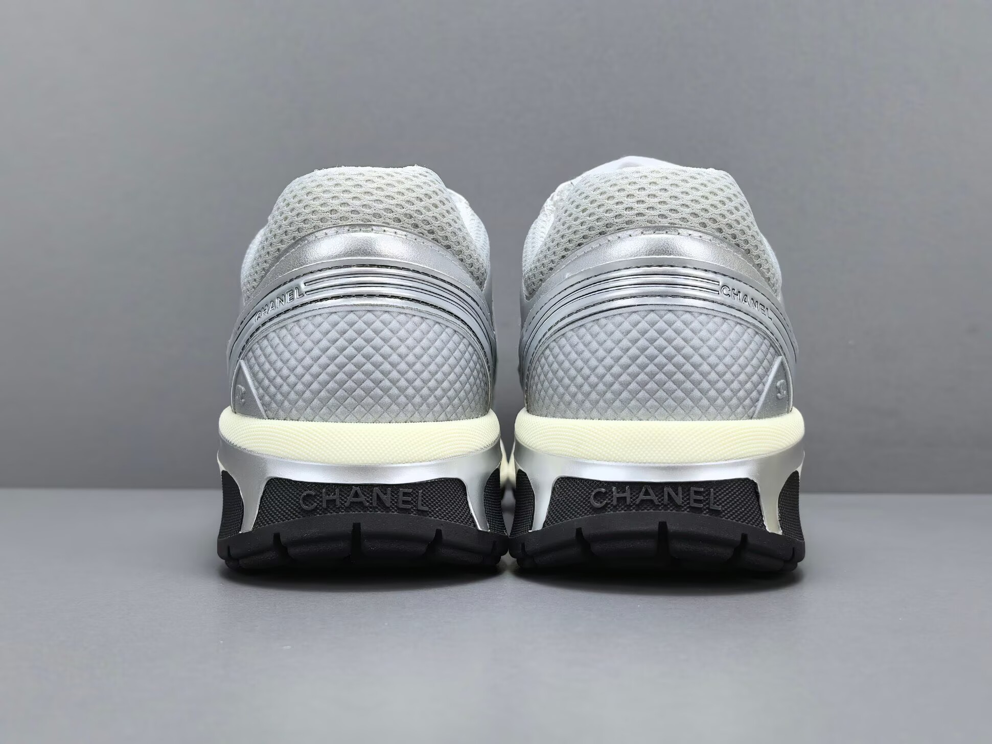 CHNE1 Leather Low Top Sneakers - CCSHOES