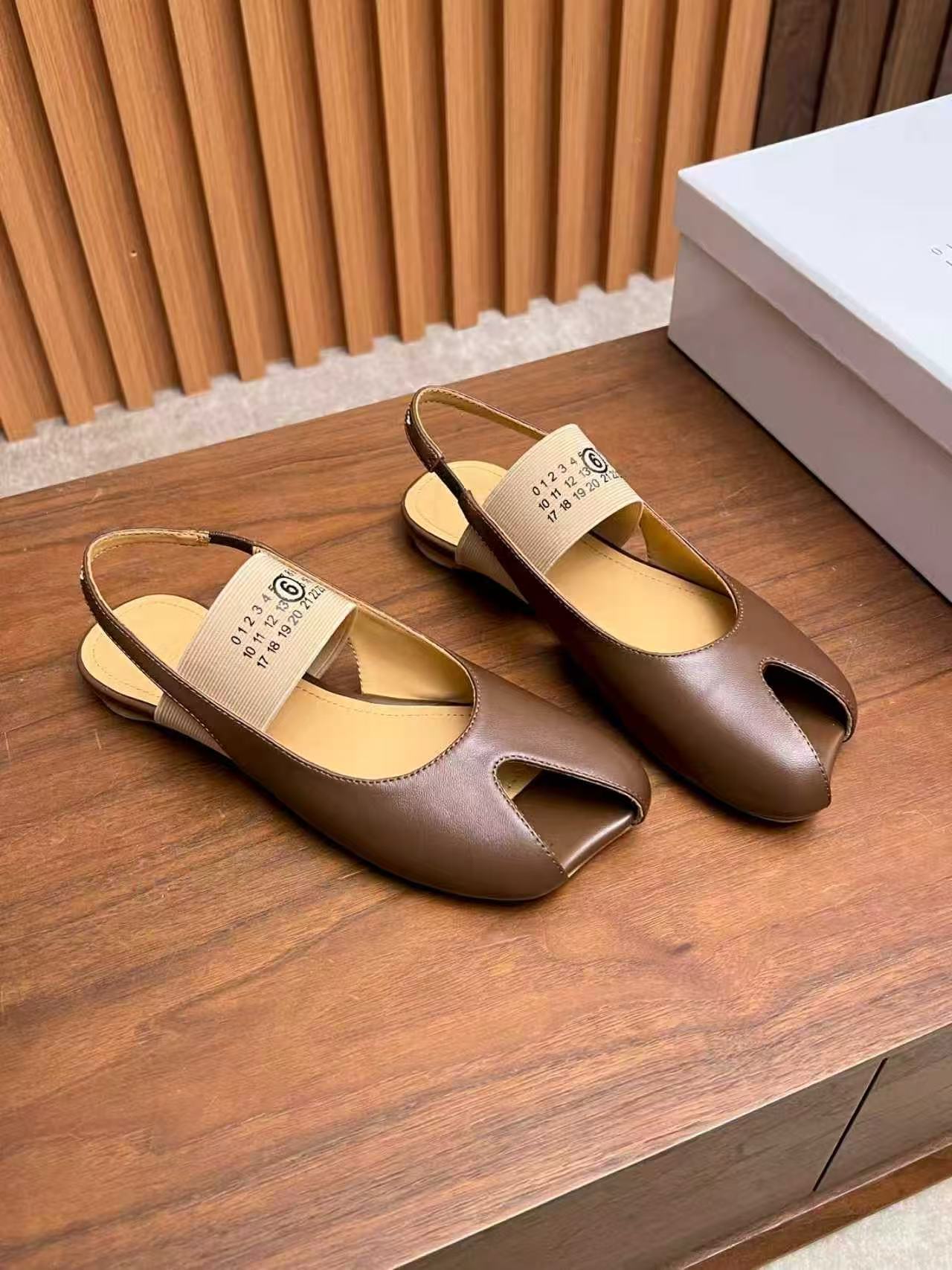 Maison Margiela Spring/Summer New Ballet Mary Jane Flat Toe Sandals
