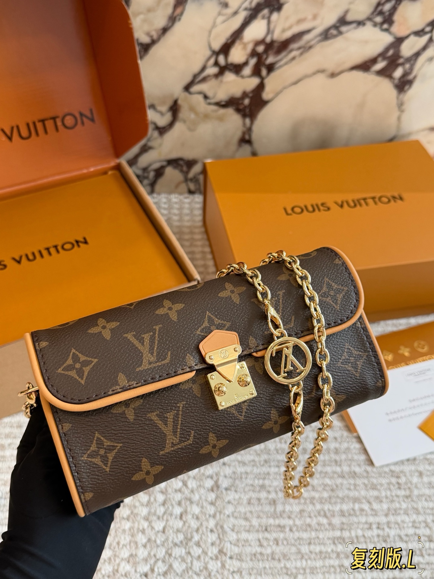 LV New Pochette Camille
