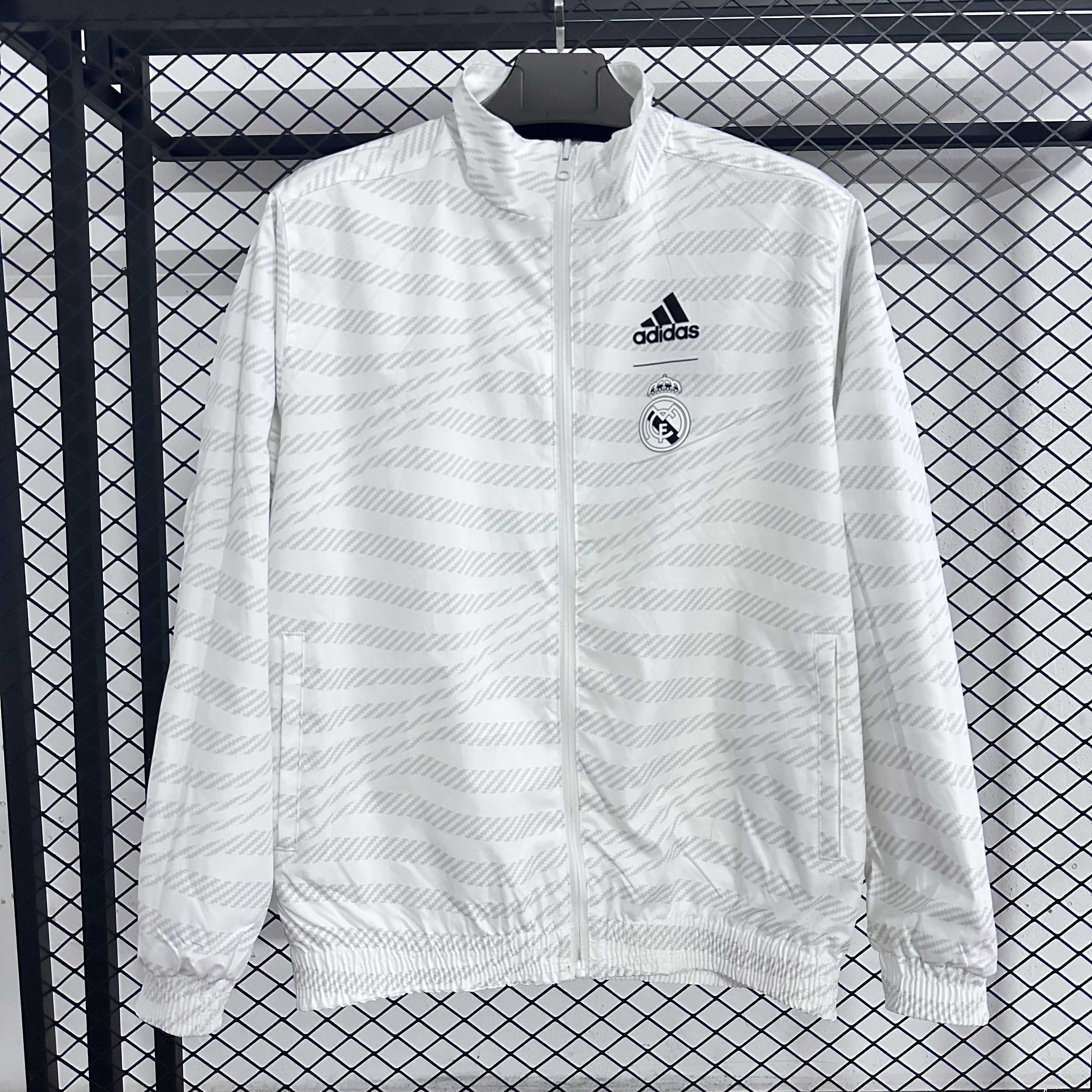 25-26 Real Madrid football stand up collar striped casual waterproof jacket double-sided-white