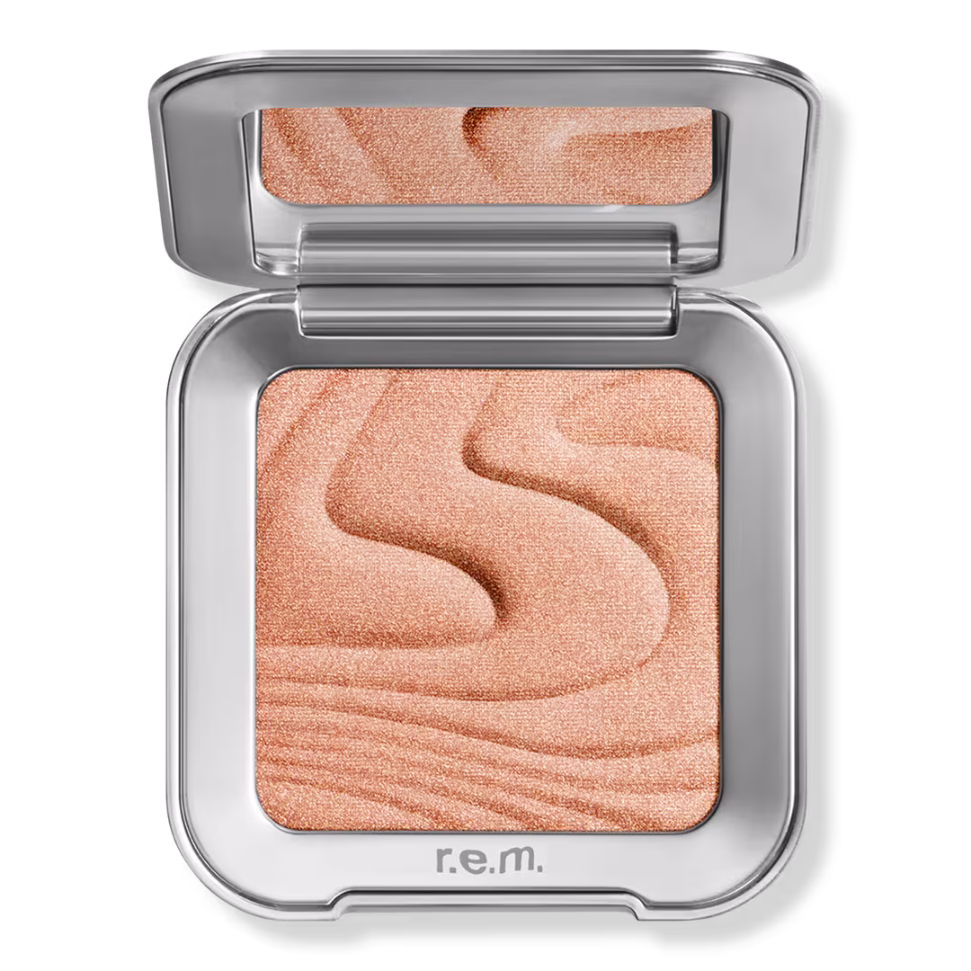 r.e.m. beauty  Interstellar Highlighter Topper