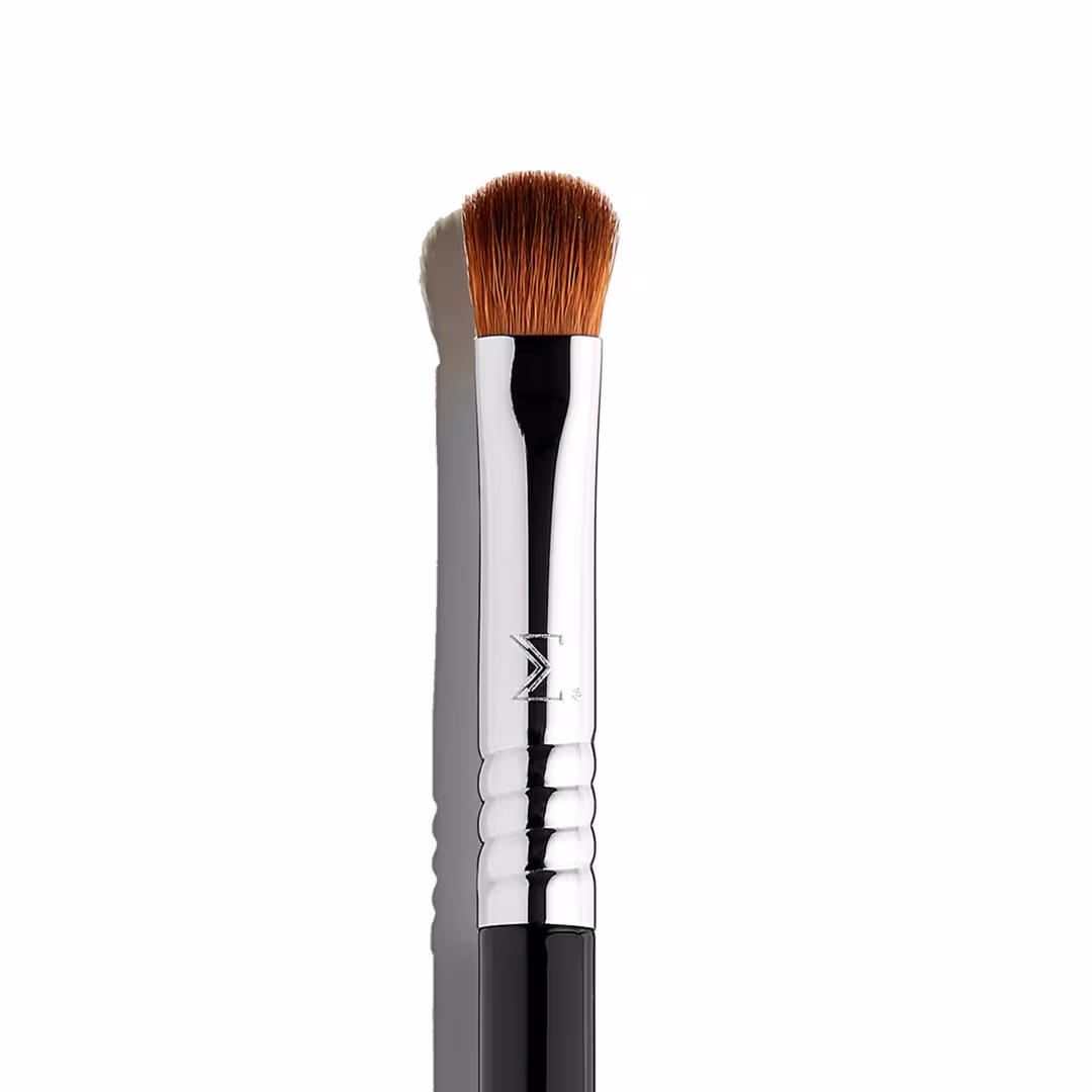 Sigma Beauty  E54 Medium Sweeper Brush