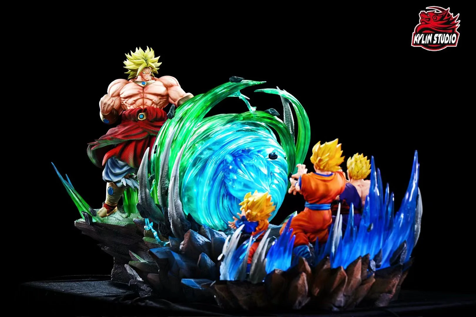 Kylin Studio - Broly vs Three Fathers and Sons | 布罗利对站三父子
