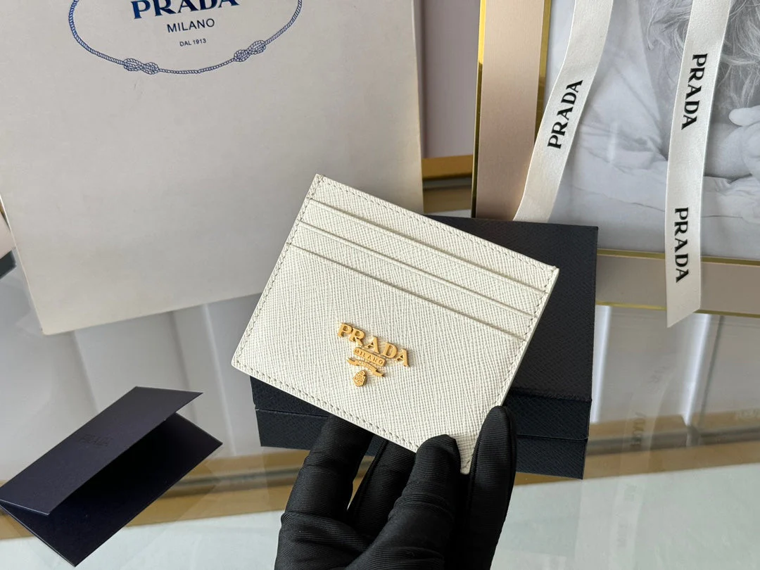 Prada 10 CARD HOLDER IN WHITE CALFSKIN