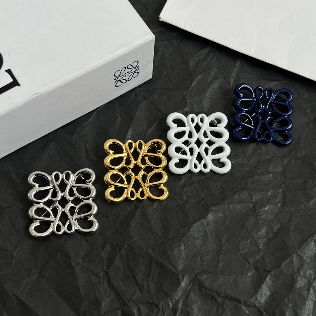 Loewe Brooch