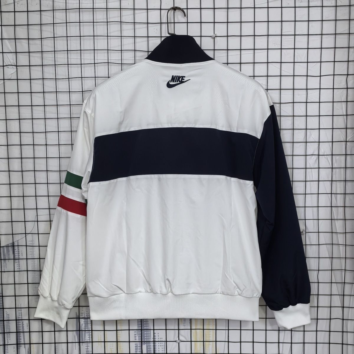 1996 Italian vintage waterproof windbreaker