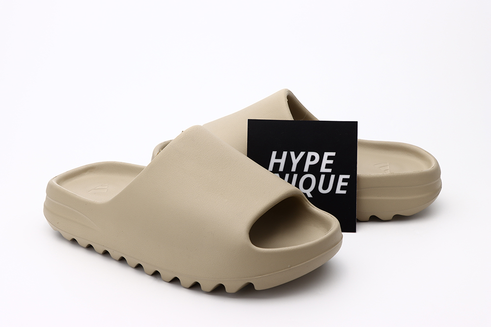 Yeezy Slides ‘PURE’ (Matte Upper) 2021 Version