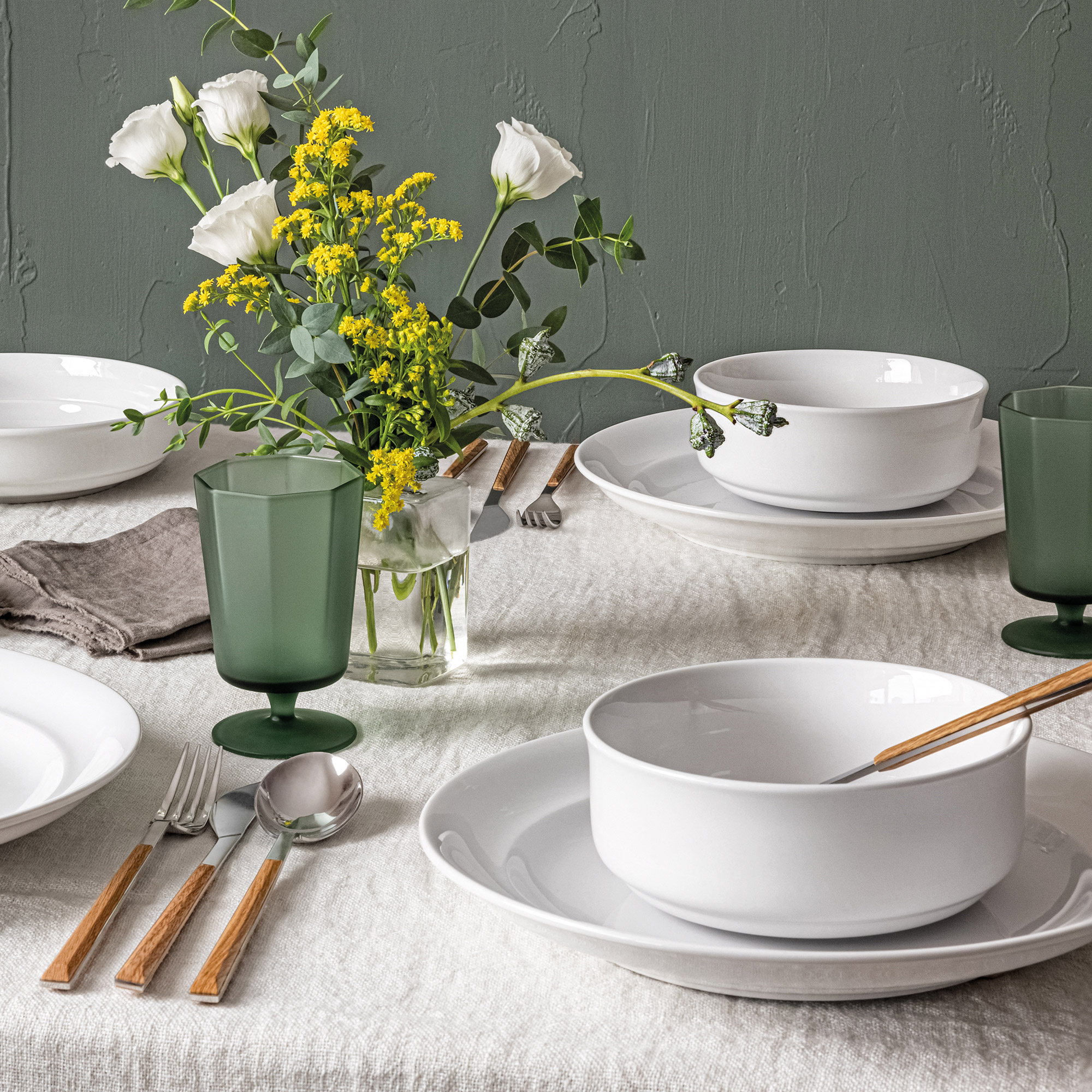 over&back Rimmed 12-piece Glossy Porcelain Dinnerware Set