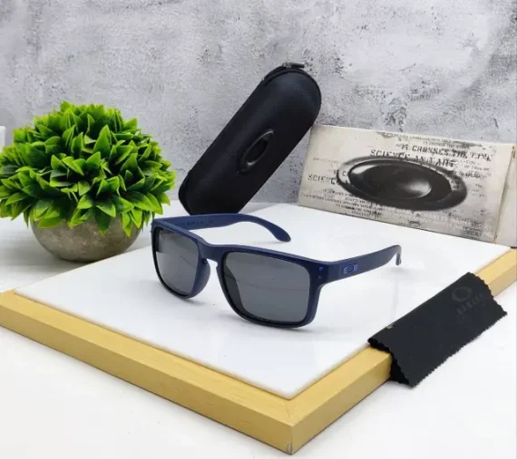 Oakleyt sunglasses