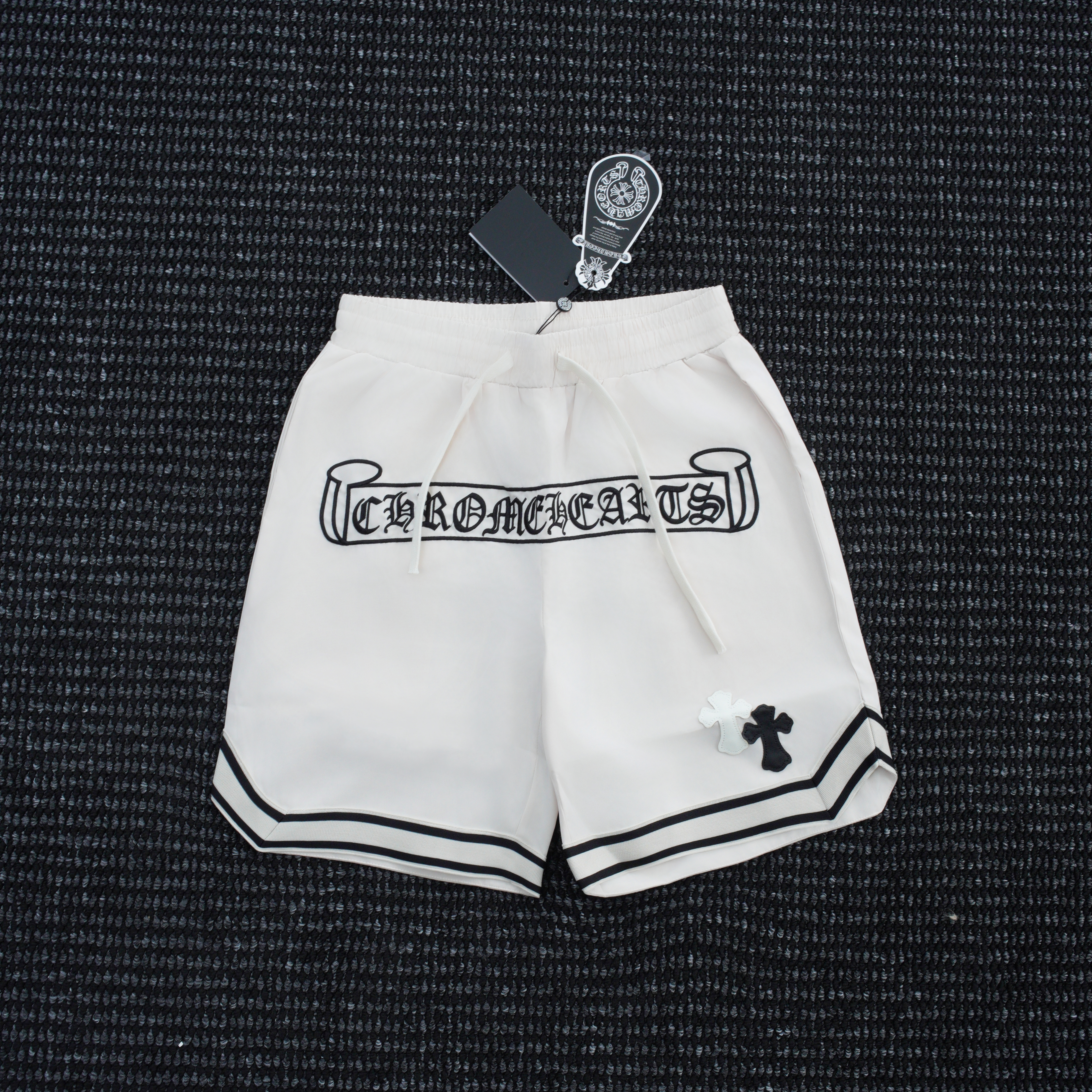 Roll-up Letter Embroidery White Sports Shorts