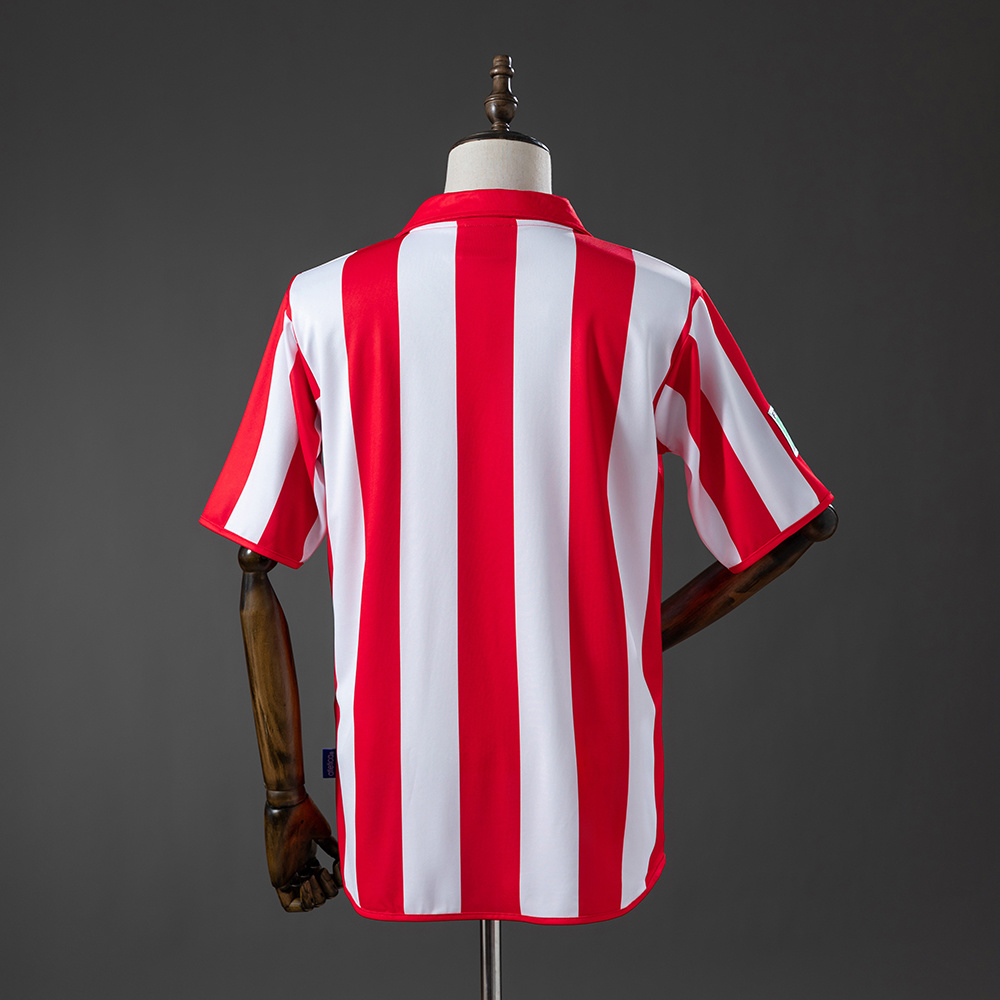 2003/2004 Club Chivas Home Retro Football Shirt (Fans version)