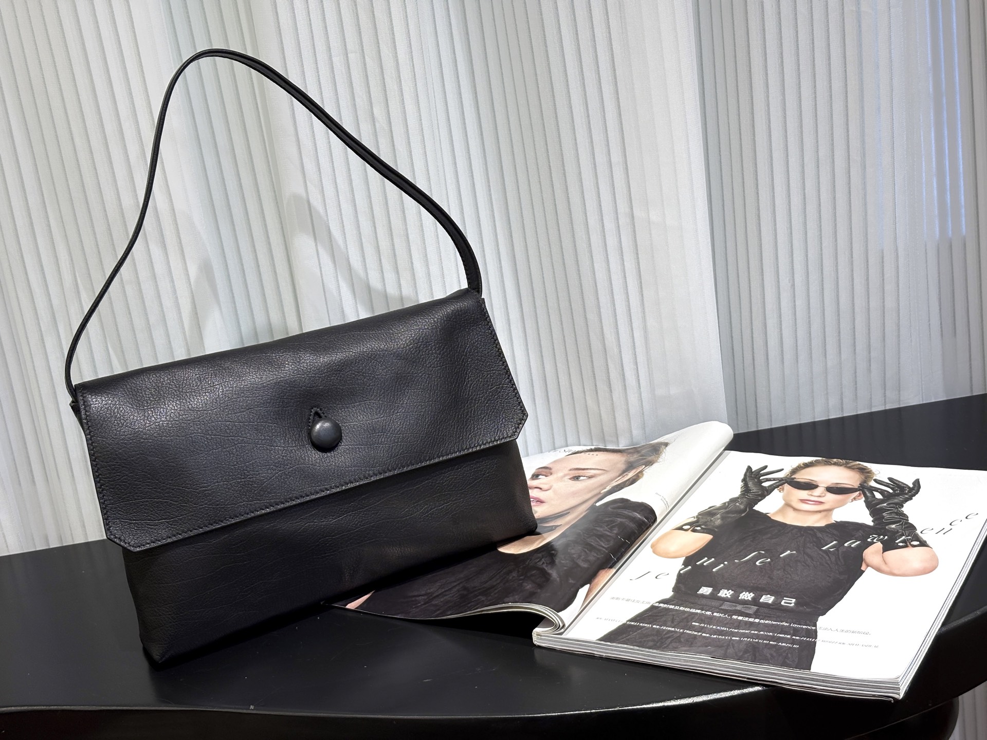 THE ROW TR Sally Bag Large Black