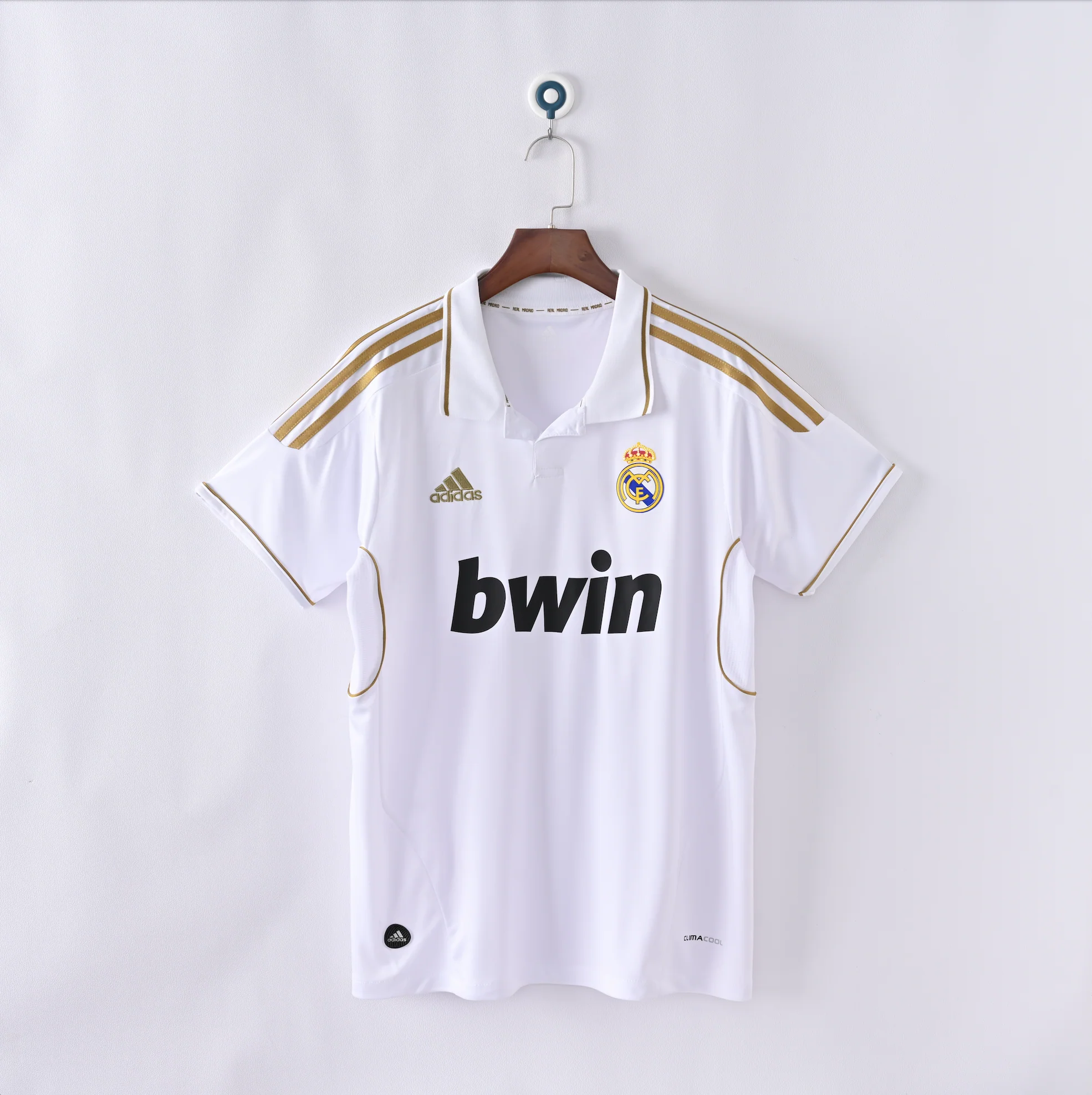 Real Madrid Retro Vintage Home Jersey Men 2011-2012