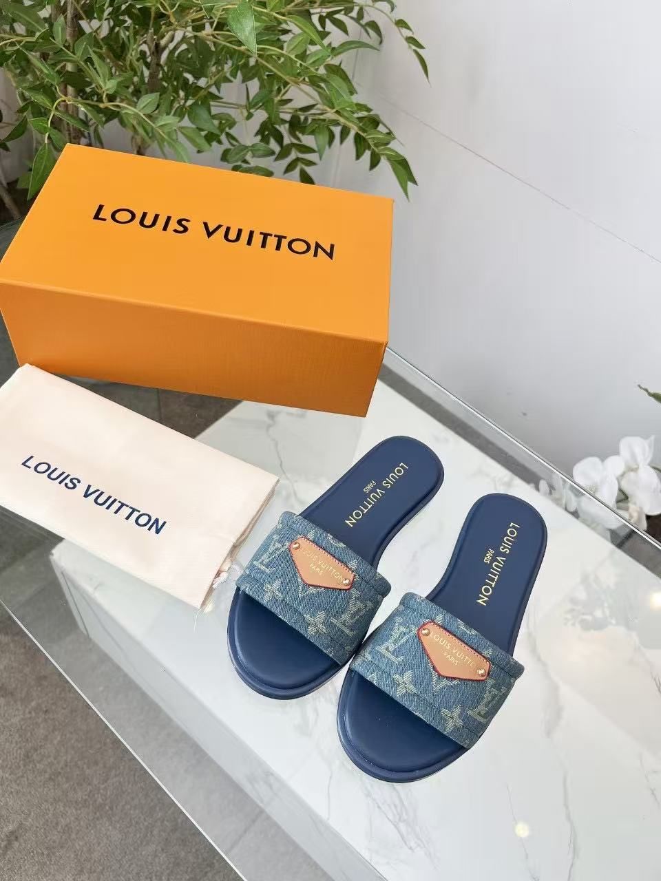 LV  Classic Printed Sandal