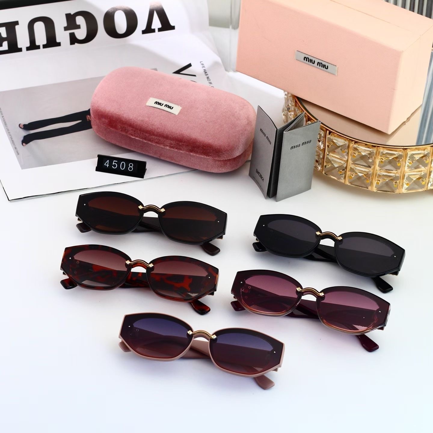 Miu Miu Fashionable Sunglasses