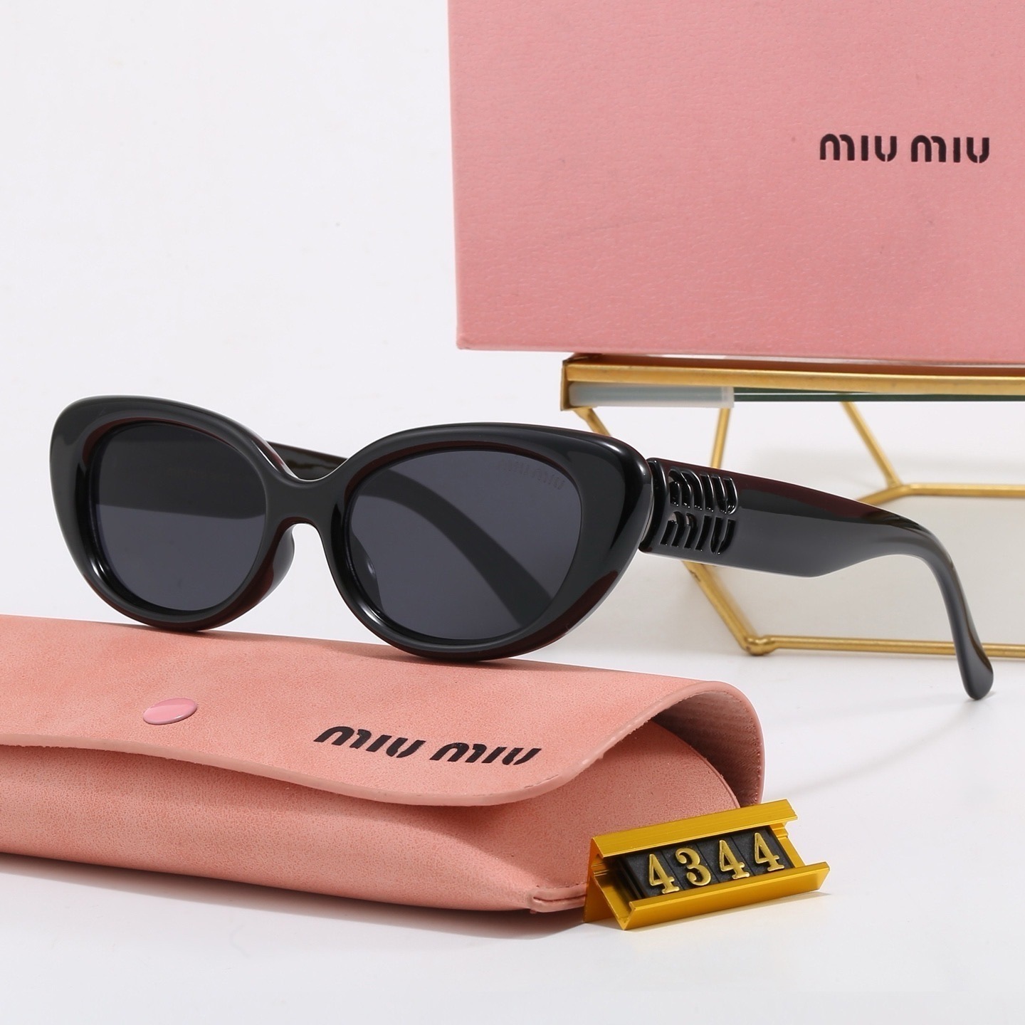 Miu Miu Fashionable Sunglasses
