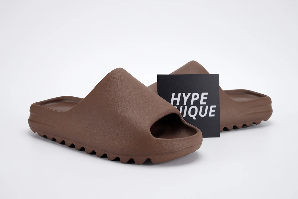 Yeezy Slide “Flax” GX6141 MATTE VERSION