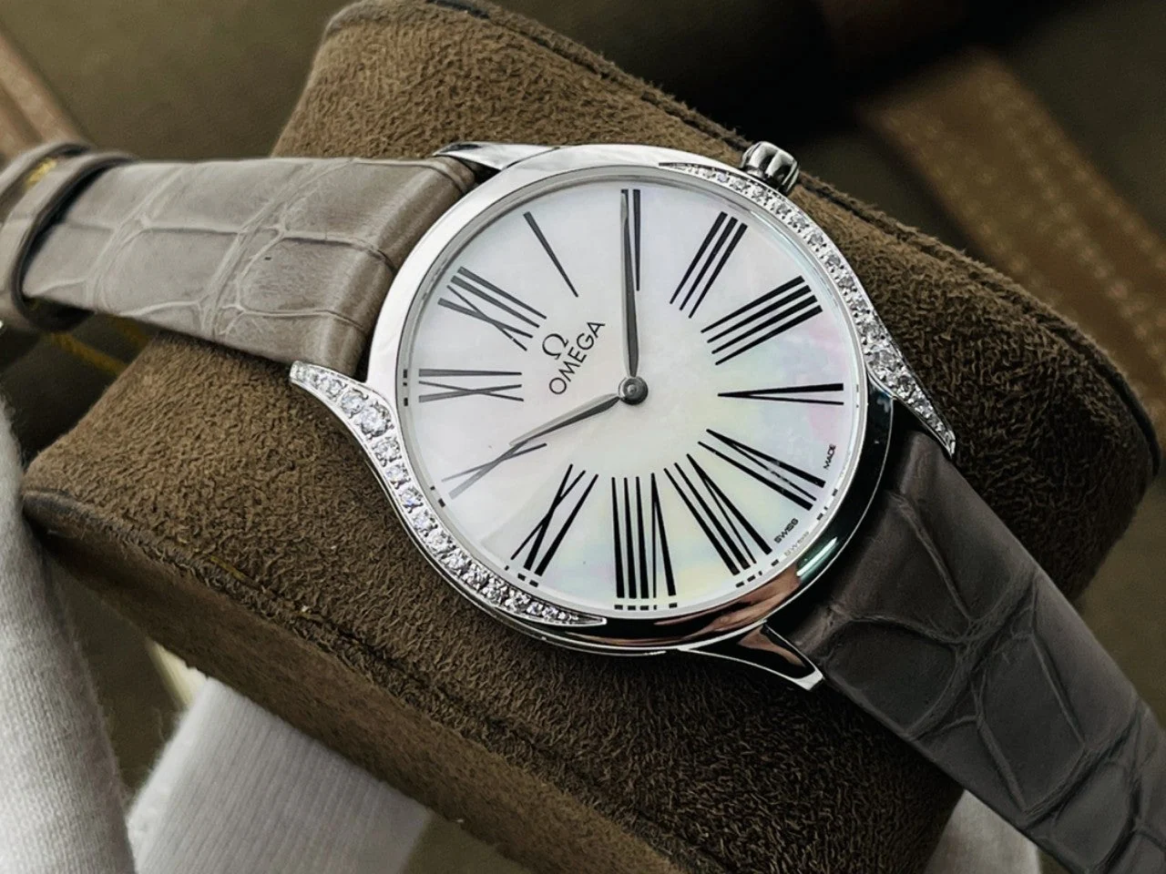 Omega Watch DE VILLE TRESOR QUARTZ 36MM GREY FOR LADY