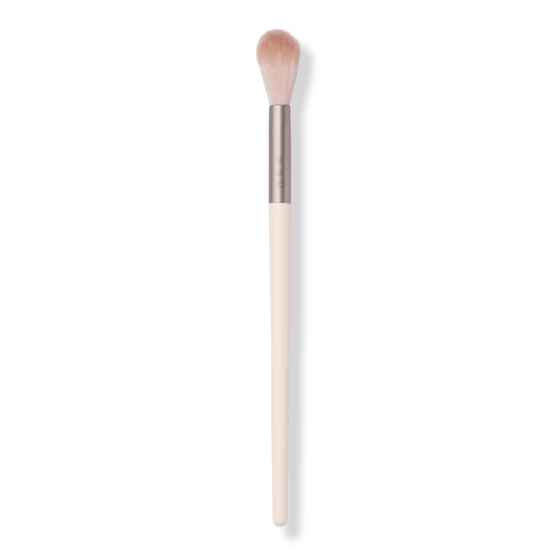 ULTA Beauty Collection  Precision Highlighter Brush 124