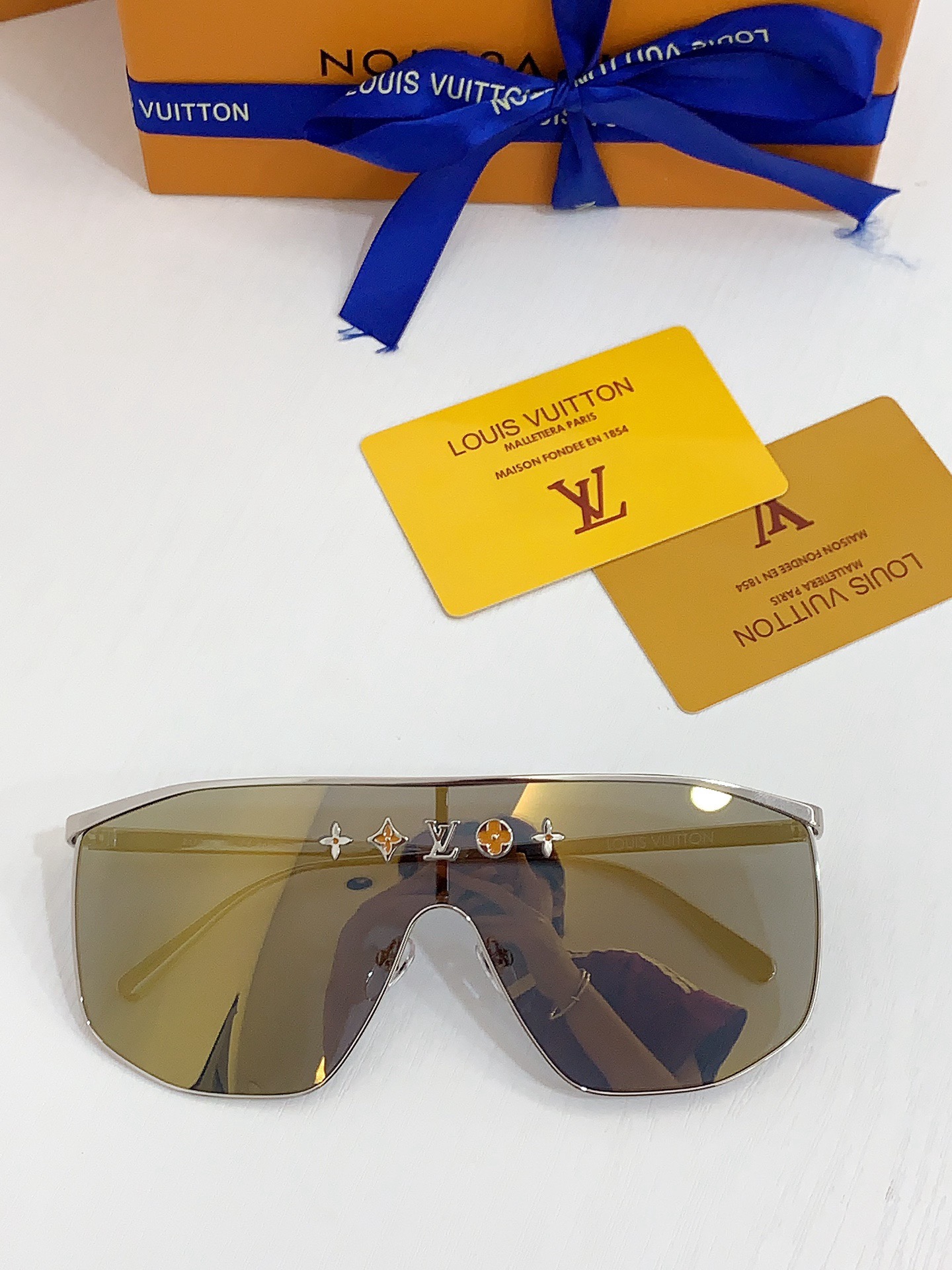 LV Fashionable Sunglasses