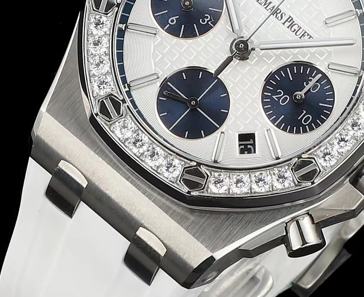 Audemars Piguet Royal Oak Offshore Chronograph 37 mm, White Ref. 26231ST.ZZ.D010CA.01