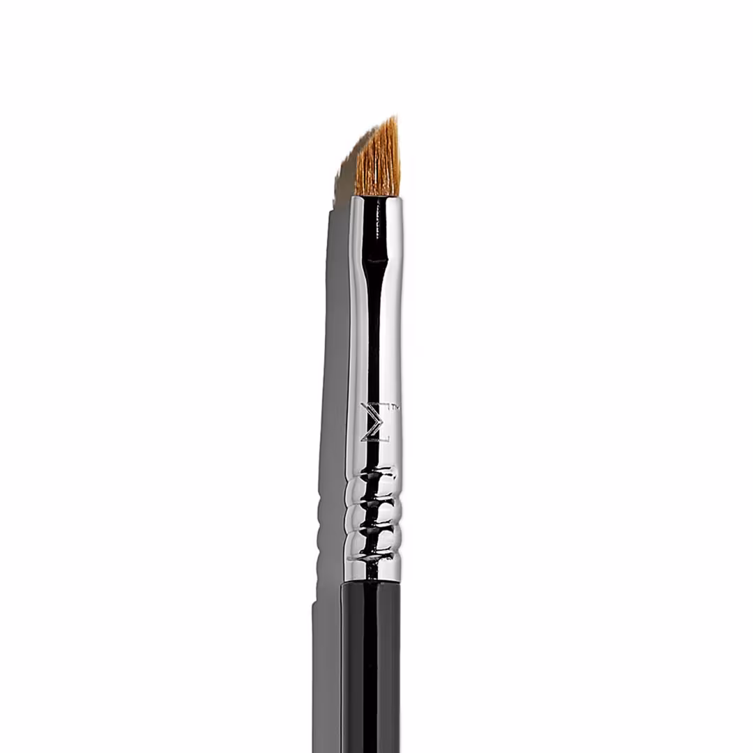 Sigma Beauty  E06 Winged Liner Brush