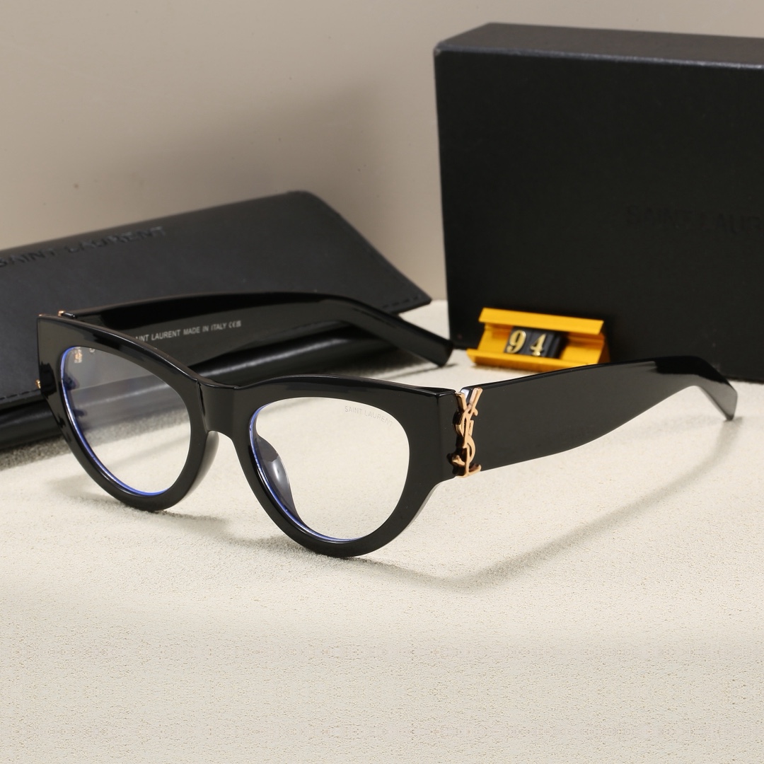 Saint Laurent Fashionable Sunglasses