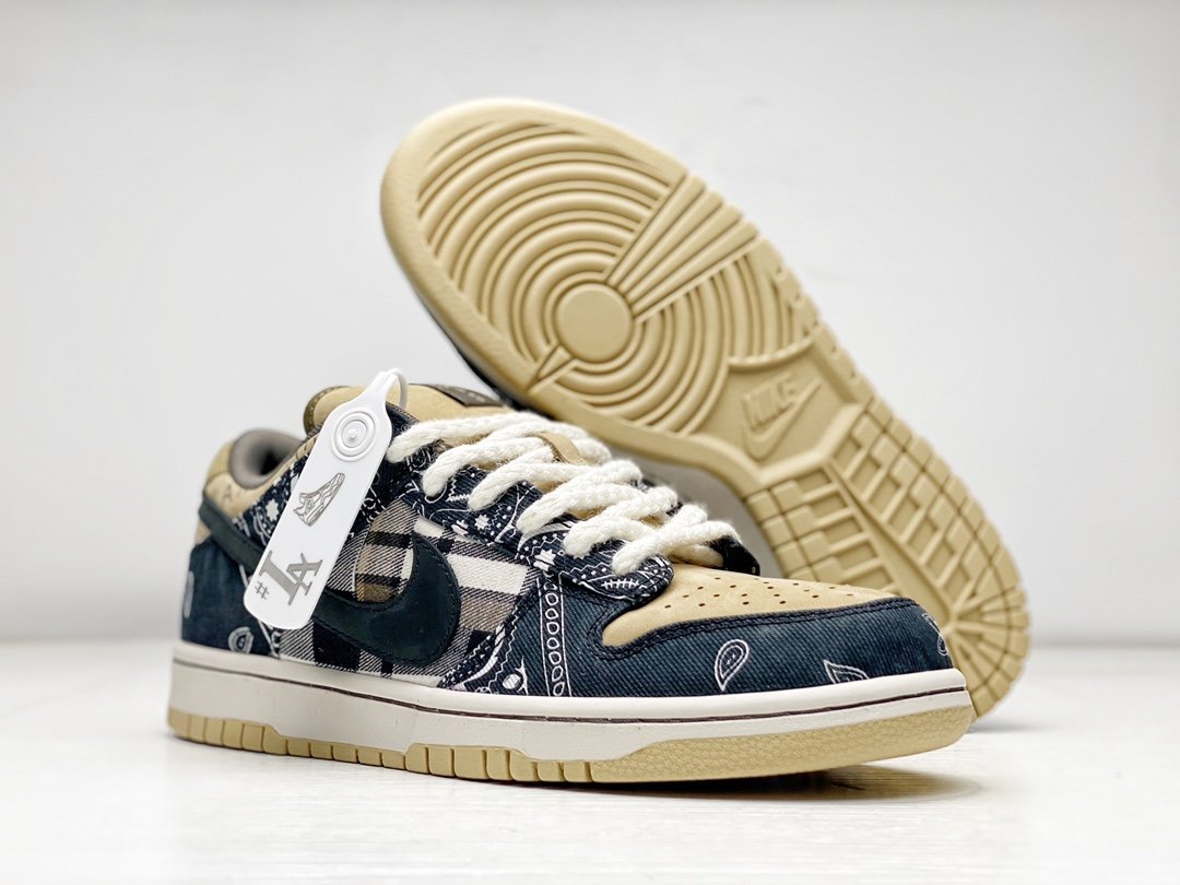 LOW TRAVIS SCOTT “BANDANA” DUNK REPLICA