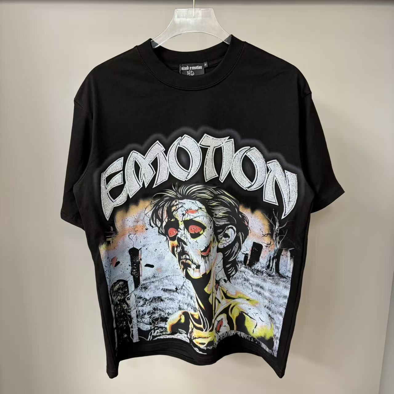 Washed black and red eye-print loose short-sleeved shirt for long-haired men