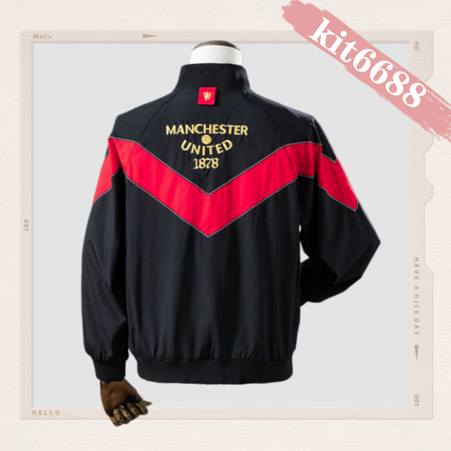 06/07 Manchester United Retro Football Soccer Windbreaker
