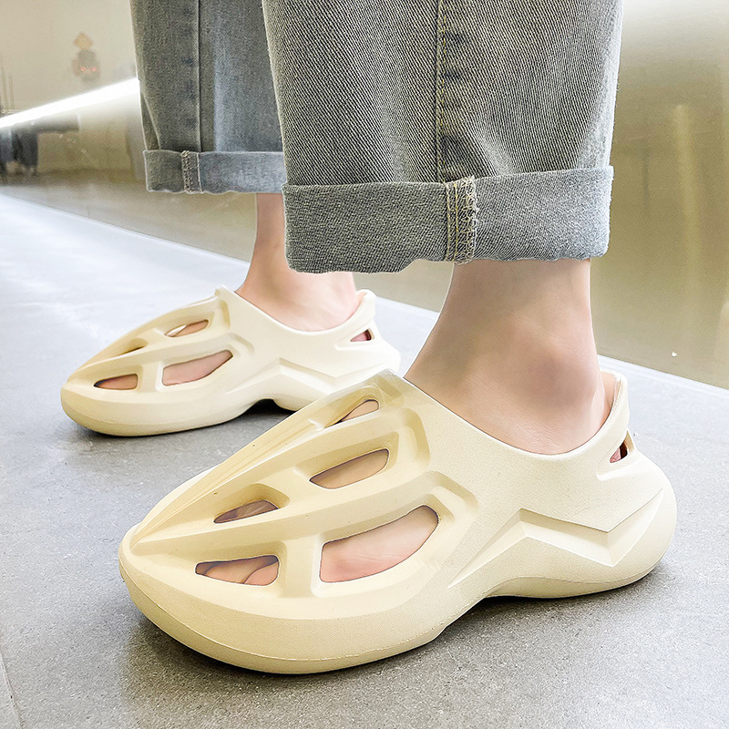Women's Closed-Toe Clog Sandals