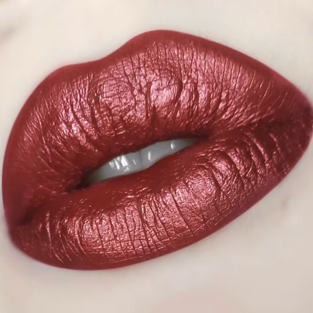 J.Cat Beauty  Scene Stealer Ultra Creamy Lipstick