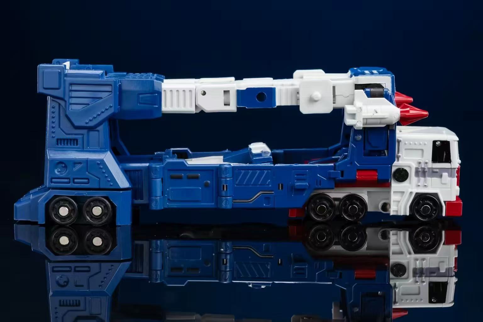 MAGIC SQUARE MS TOYS MS-B04A G1 Ultra Magnus 1.0 Exquisite Paint Version - JOYTOY WORLD