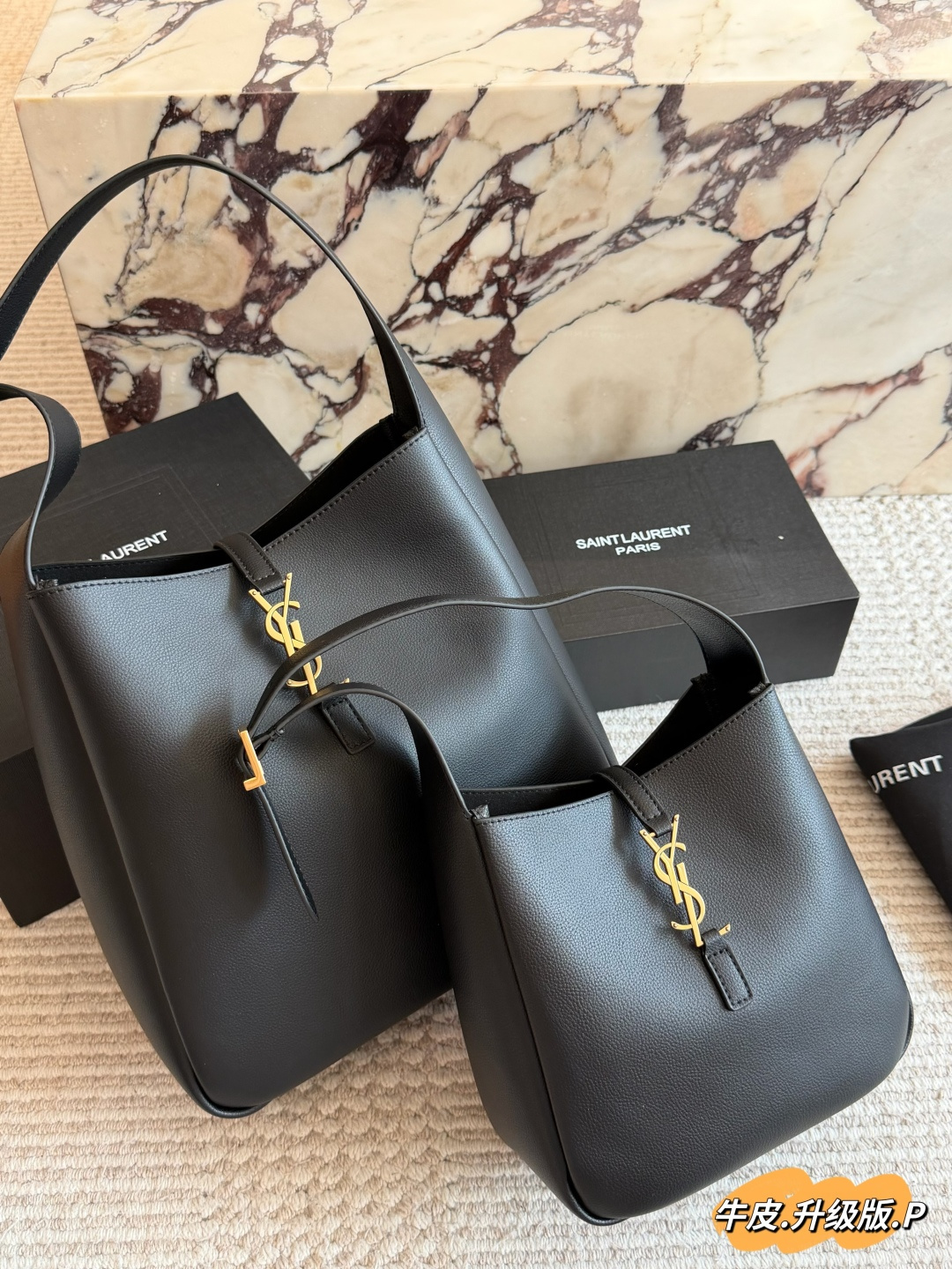 Saint Laurent Le 5 à 7 hobo Bag